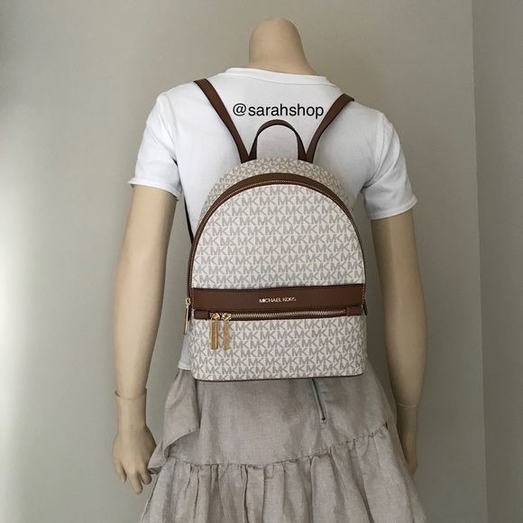 Michael Kors backpack🌼 - Picture 7 of 13